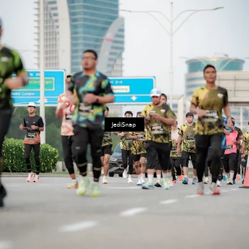 Runner Photo 6706365