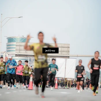 Runner Photo 6706424