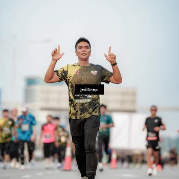 Runner Photo 6706457