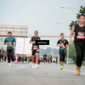 Runner Photo 6706481