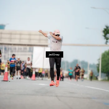 Runner Photo 6706660