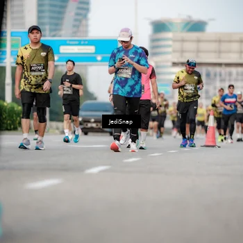 Runner Photo 6706689