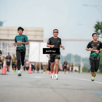 Runner Photo 6706780