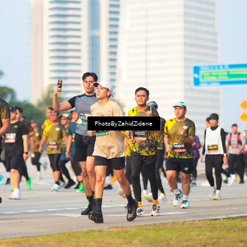 Runner Photo 6706876