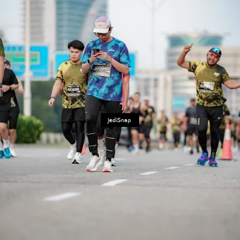 Runner Photo 6706910