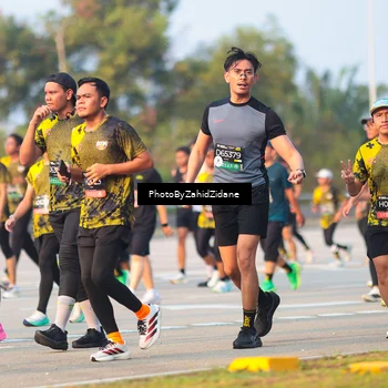 Runner Photo 6706942