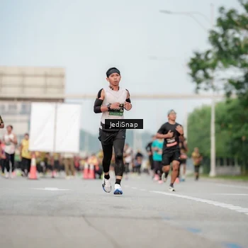 Runner Photo 6706946