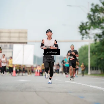 Runner Photo 6706974