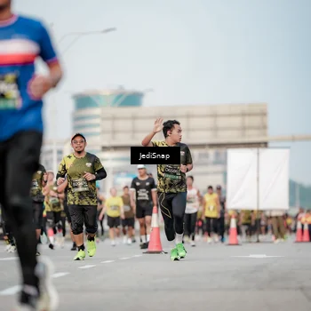 Runner Photo 6707033
