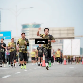 Runner Photo 6707048