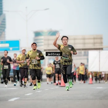 Runner Photo 6707088
