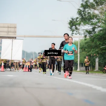 Runner Photo 6707215