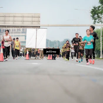 Runner Photo 6707243