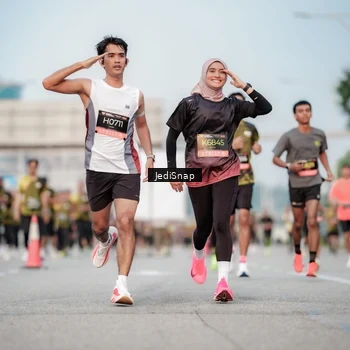 Runner Photo 6707664