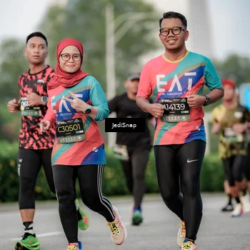 Runner Photo 6707759