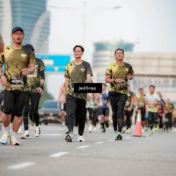 Runner Photo 6707800