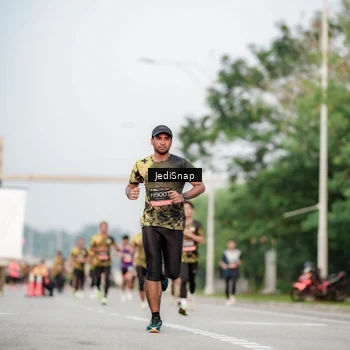 Runner Photo 6707872