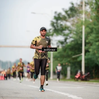 Runner Photo 6707879