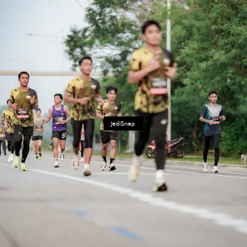 Runner Photo 6707896