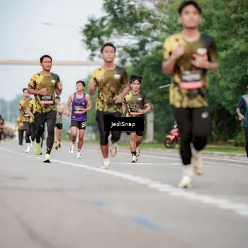 Runner Photo 6707902