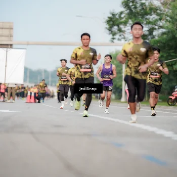 Runner Photo 6707910