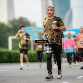 Runner Photo 6707924
