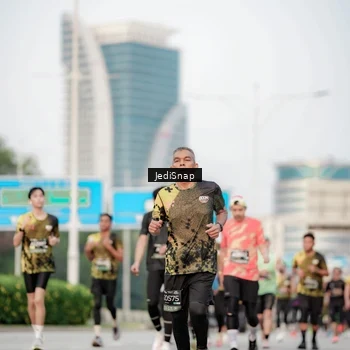 Runner Photo 6707925