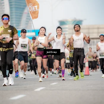 Runner Photo 6708009