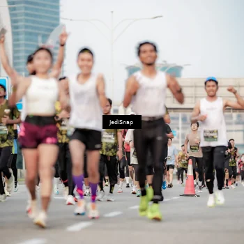 Runner Photo 6708063