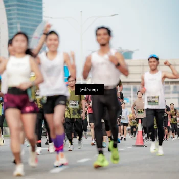 Runner Photo 6708070
