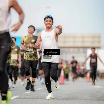 Runner Photo 6708128