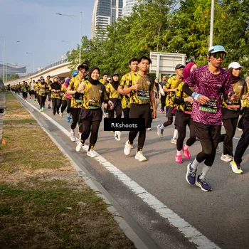 Runner Photo 6708244