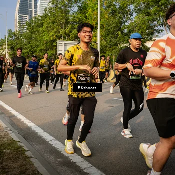 Runner Photo 6708304
