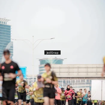 Runner Photo 6708395