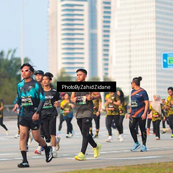 Runner Photo 6708550