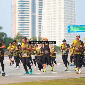Runner Photo 6708599