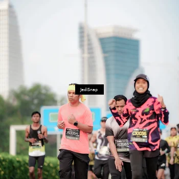 Runner Photo 6708642