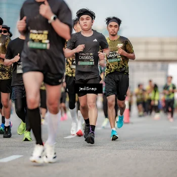 Runner Photo 6708728