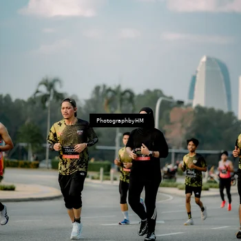 Runner Photo 6708738