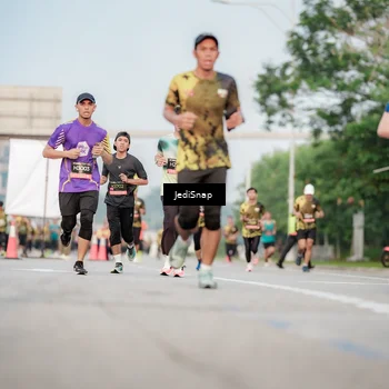 Runner Photo 6708806