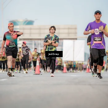 Runner Photo 6708872