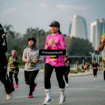 Runner Photo 6708880