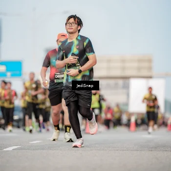 Runner Photo 6708913