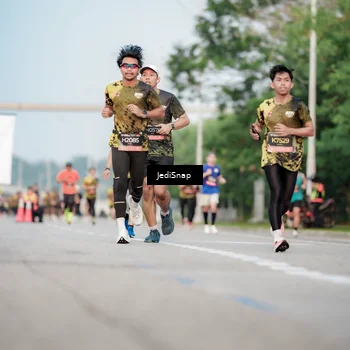 Runner Photo 6708942