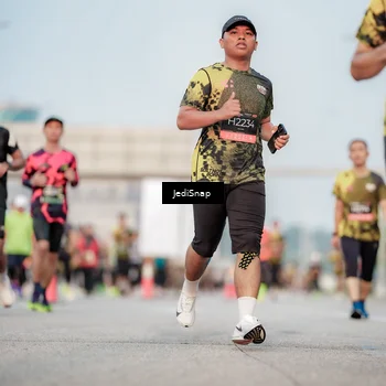 Runner Photo 6708990