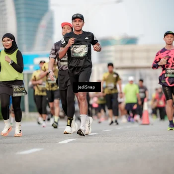 Runner Photo 6708999