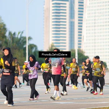 Runner Photo 6709005