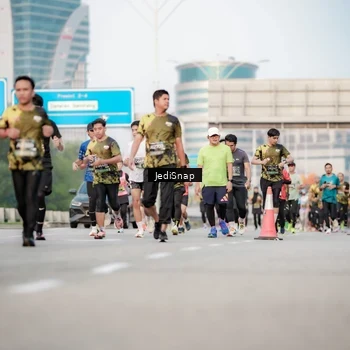 Runner Photo 6709040