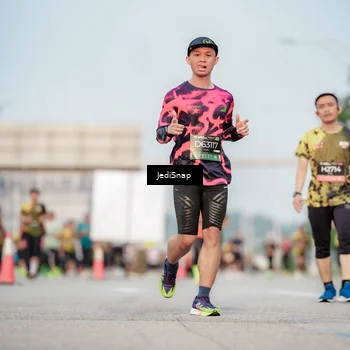 Runner Photo 6709052