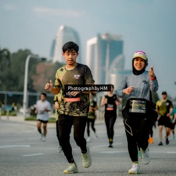 Runner Photo 6709100